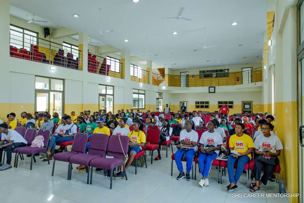 Group photo of SHS Career Mentorship 2024 October graduates