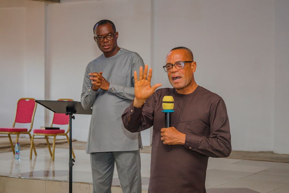 Alexander Maxwell Yawson speaking at Church leadership development seminar