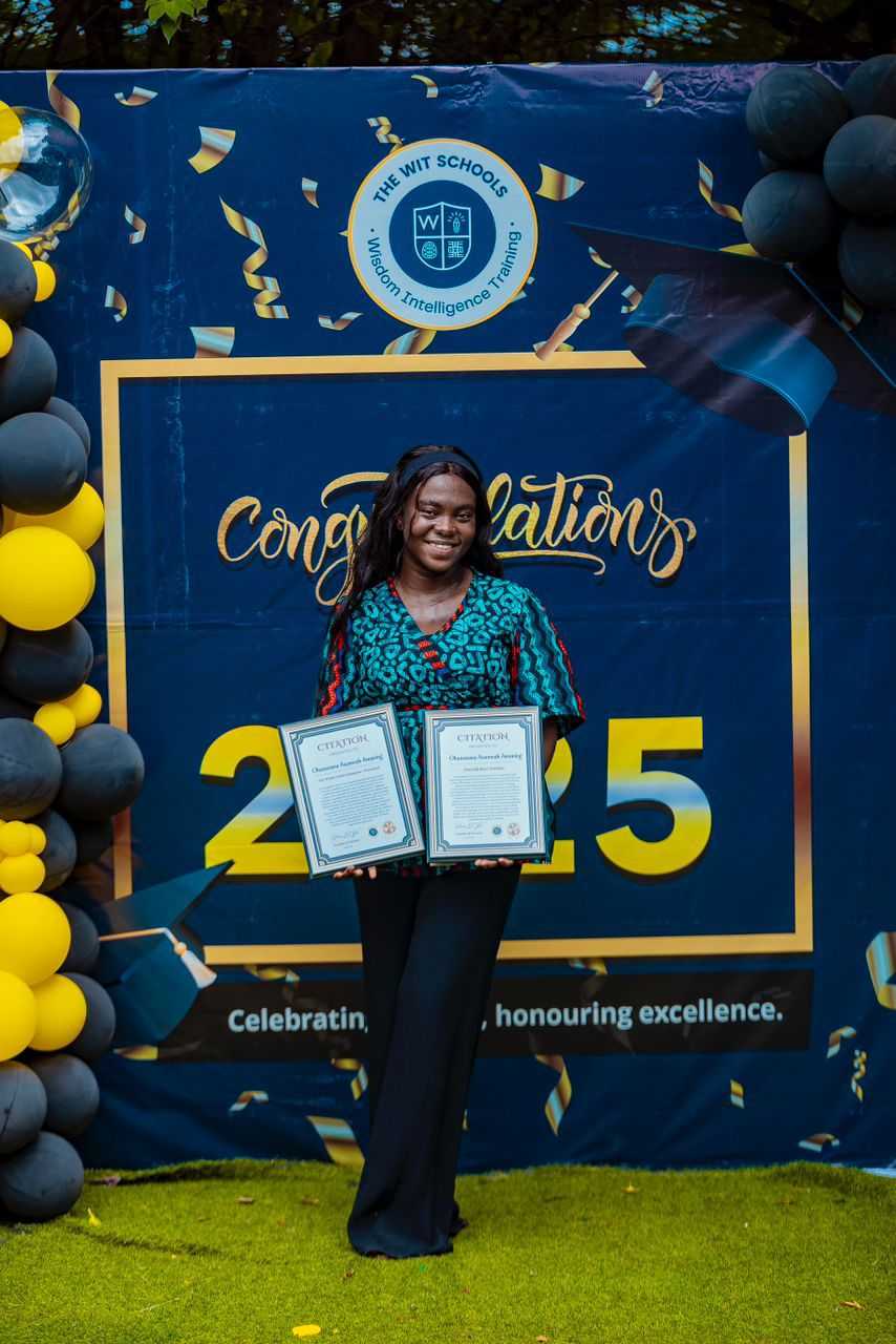 Heritage Alumni Nana Adjoa receives teachers award