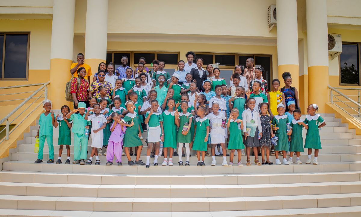 Group photo of Aim High School learners at HCU
